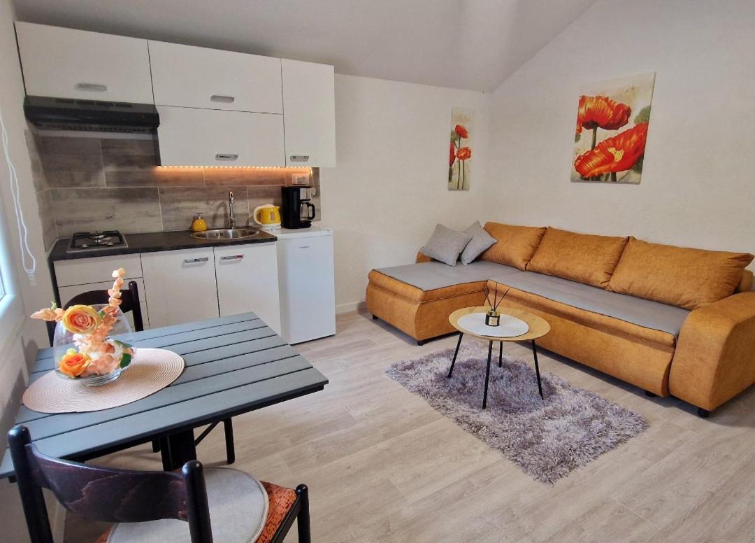 App & Beauty Loza Apartment Замбратия Екстериор снимка
